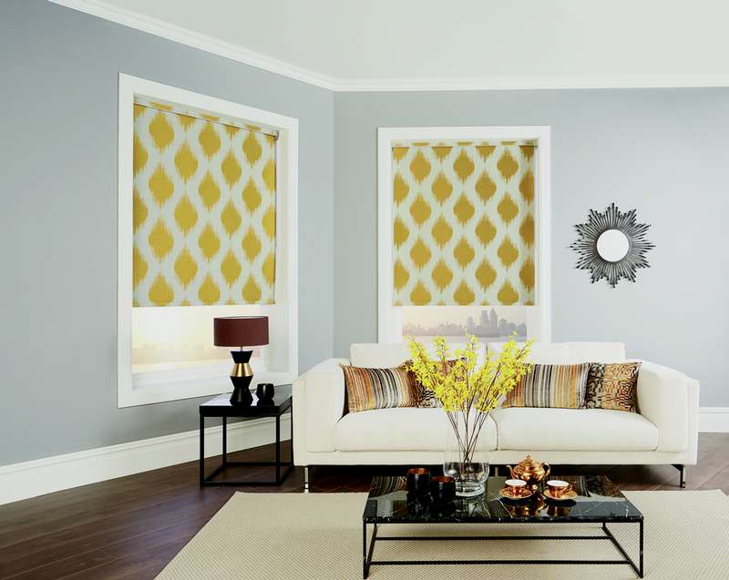 Store a motifs couleur jaune pour fenêtre