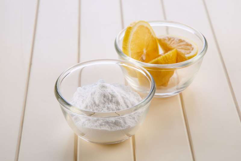 Utiliser du bicarbonate de soude pour enlever les tâches et odeurs Bicarbonate de soude pour nettoyer les tâches et odeurs