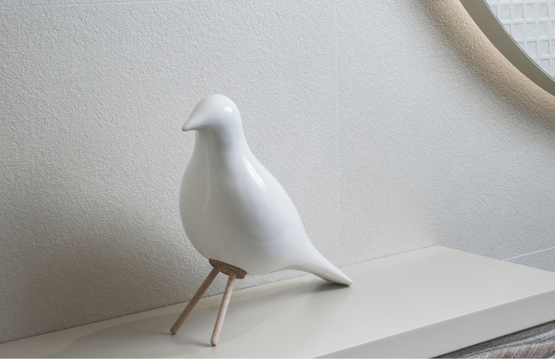 Céramique Japandi - Déco Surfaces Céramique murale blanche avec accessoire en porcelaine